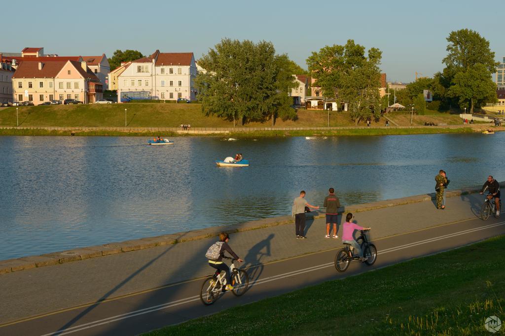 Riverside Hostel Minsk Exteriör bild